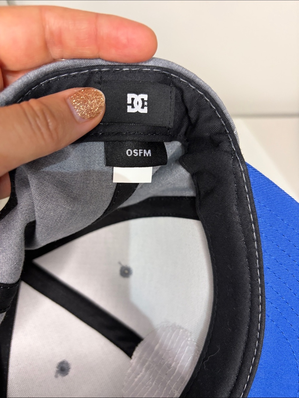 DC SnapBack cap - Picture 4 of 4